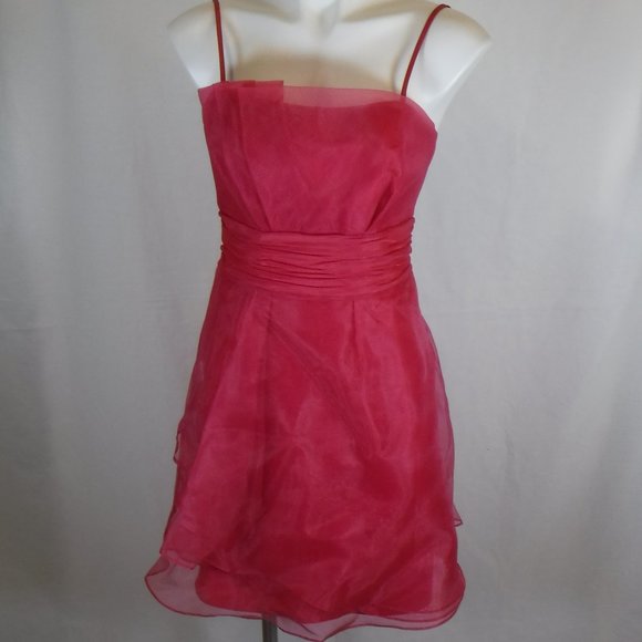 Pretty Pink Prom or Bridesmaids Dress - Picture 1 of 5